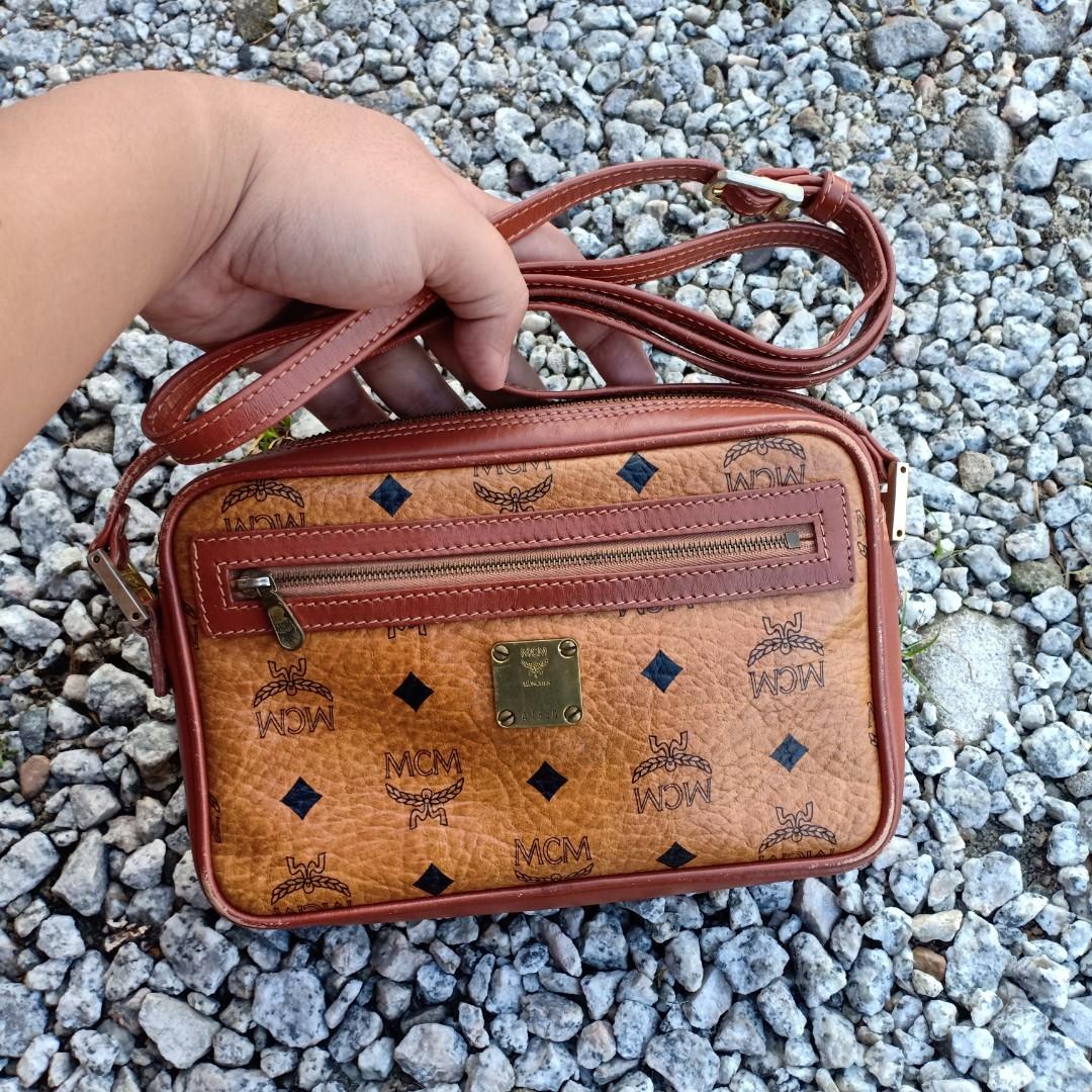MCM Sling Bag pig skin bhgian dalam