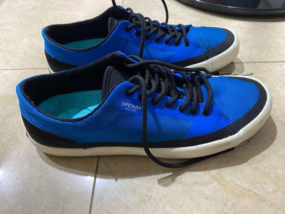 casual shoes blue colour