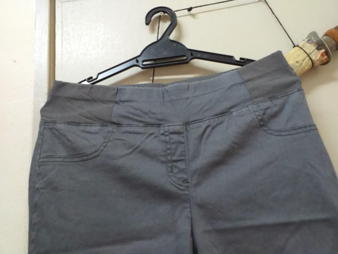 Stretch half pants, Women's Fashion, Bottoms, Jeans & Leggings on Carousell