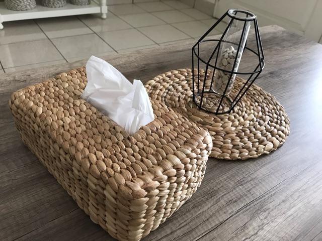 Tempat tisu tissue box anyaman eceng gondok home decor, Perabotan Rumah di  Carousell