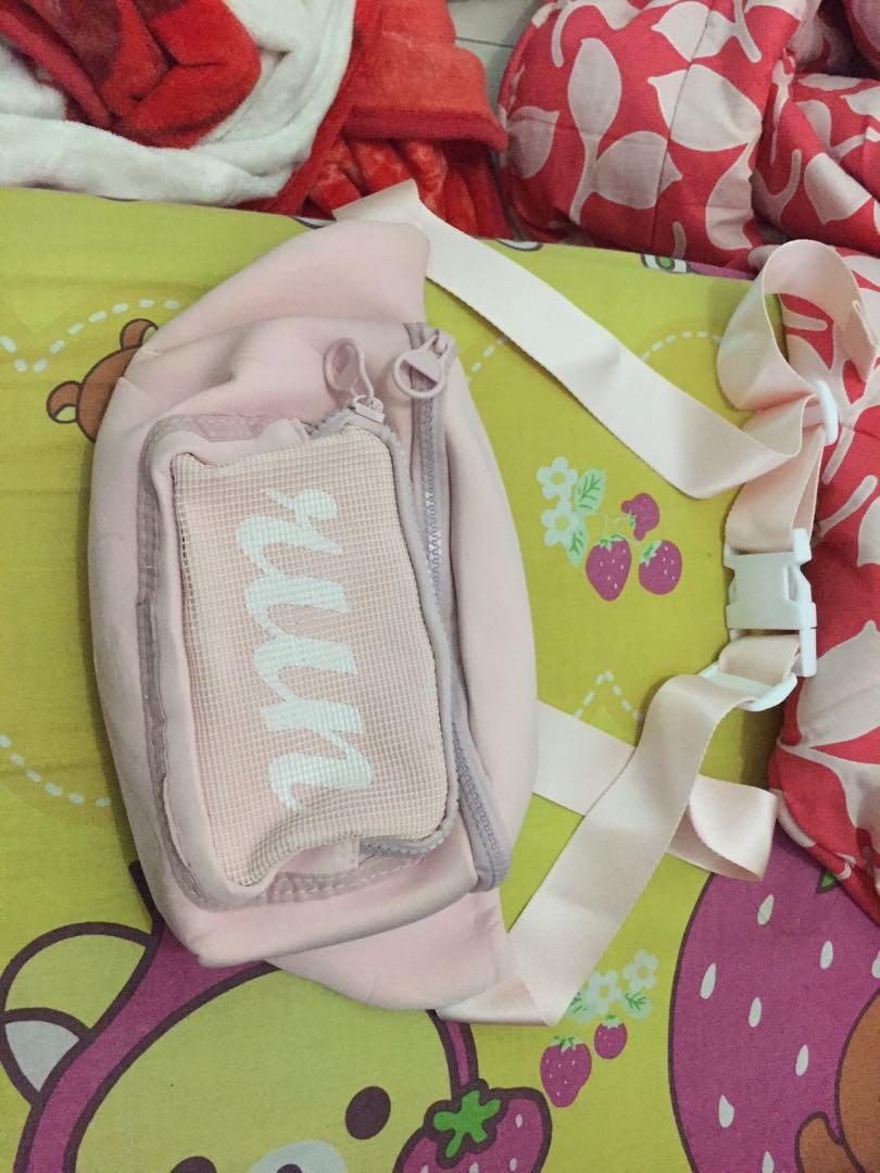 Waist bag miniso, Fesyen Wanita, Tas & Dompet di Carousell