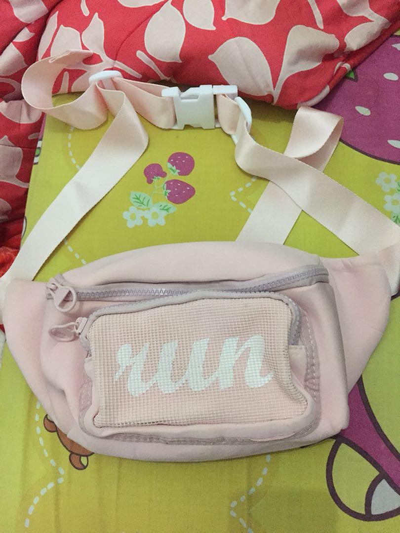 Waist bag miniso, Fesyen Wanita, Tas & Dompet di Carousell