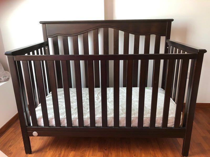 Fisher price ayden crib outlet