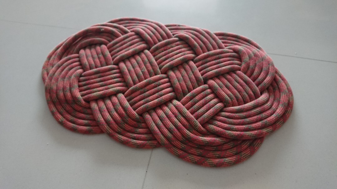 Climbing rope mat, Hobbies & Toys, Toys & Games on Carousell