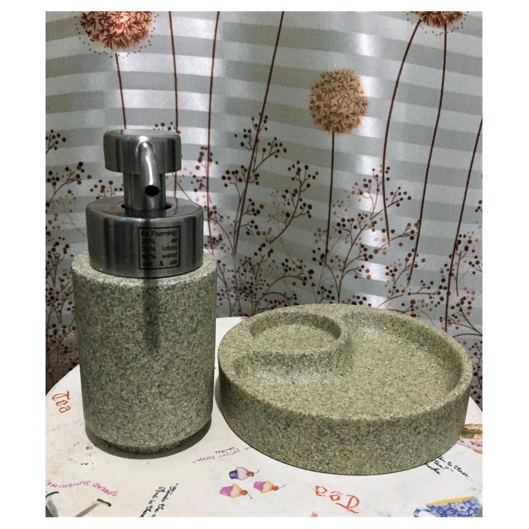 Elegant Hand Soap Container (Category: Sanitary Hygiene) located in Taguig. Submitted by beecee333 (Listing ID 261496706, Image 2). Description: 💖 Elegant Hand Soap Container 💖 Bought in South Korea. 💯 Never used, good as new! with a formula for Foaming. 🔖 MOP: Gcash, WU, Cebuana or Palawan Express ONLY 📍 COD or COP via LBC or Lalamove. Meetups: Taguig Area plus Handling Fee..