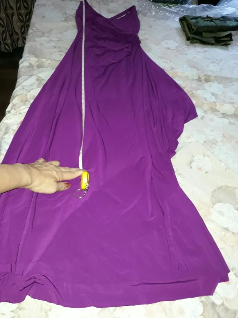 Karimadon Formal long dress (Category: Dresses) located in Quezon City. Submitted by declutteringusedbrandedstuff (Listing ID 261221879, Image 2). Description: The usual Karimadon's classic long dress design in dark fuschia color with mini rhinestones side clamp for a sexier waist fitting look. PAYMENT via BDO online transfer/deposit..