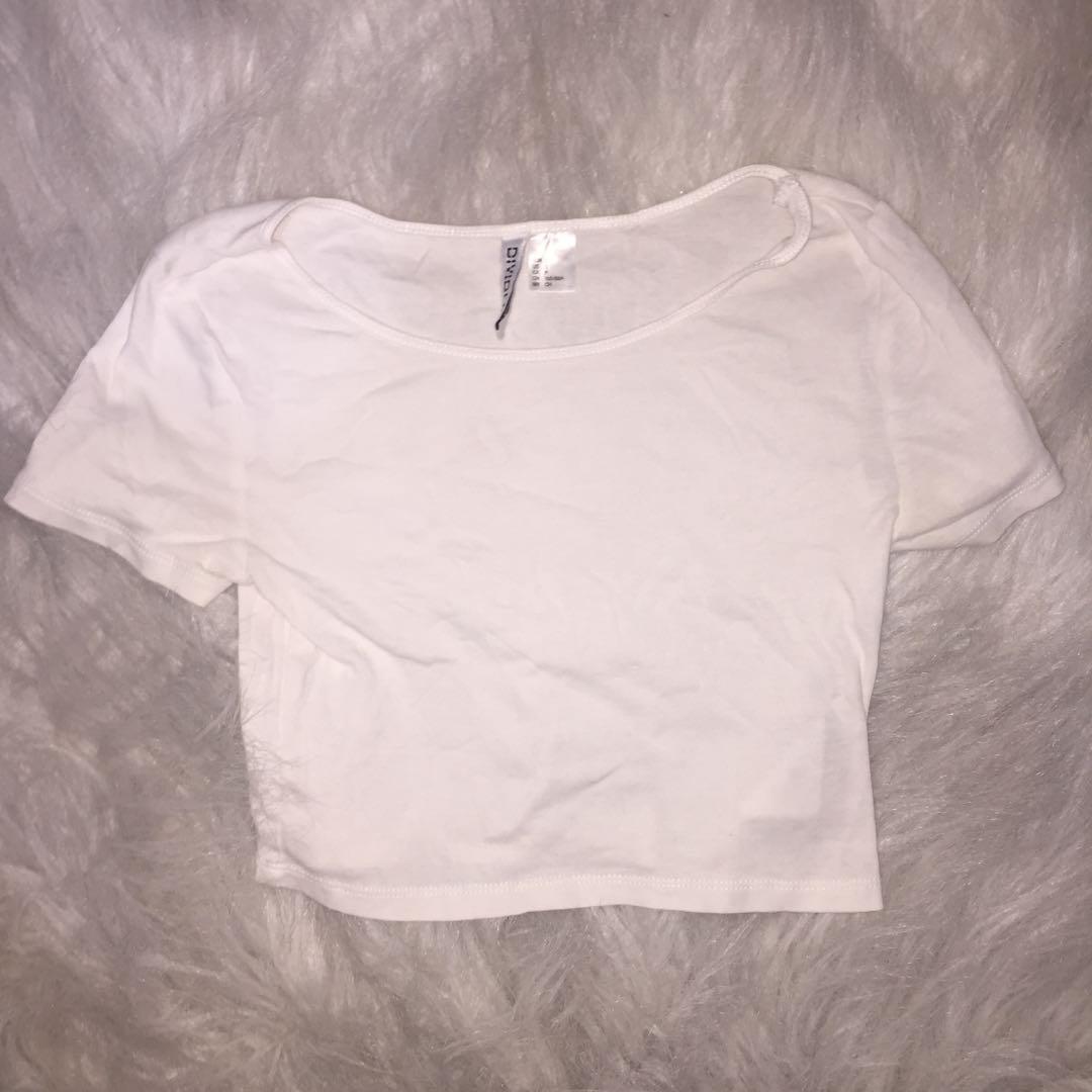H&M Midriff (Category: Blouses) located in Manila. Submitted by hslightsup (Listing ID 261471344, Image 1). Description: Super comfy! Not used more than 3x! Needs a new loving owner! 🥰 Price is negotiable! ❤️ .