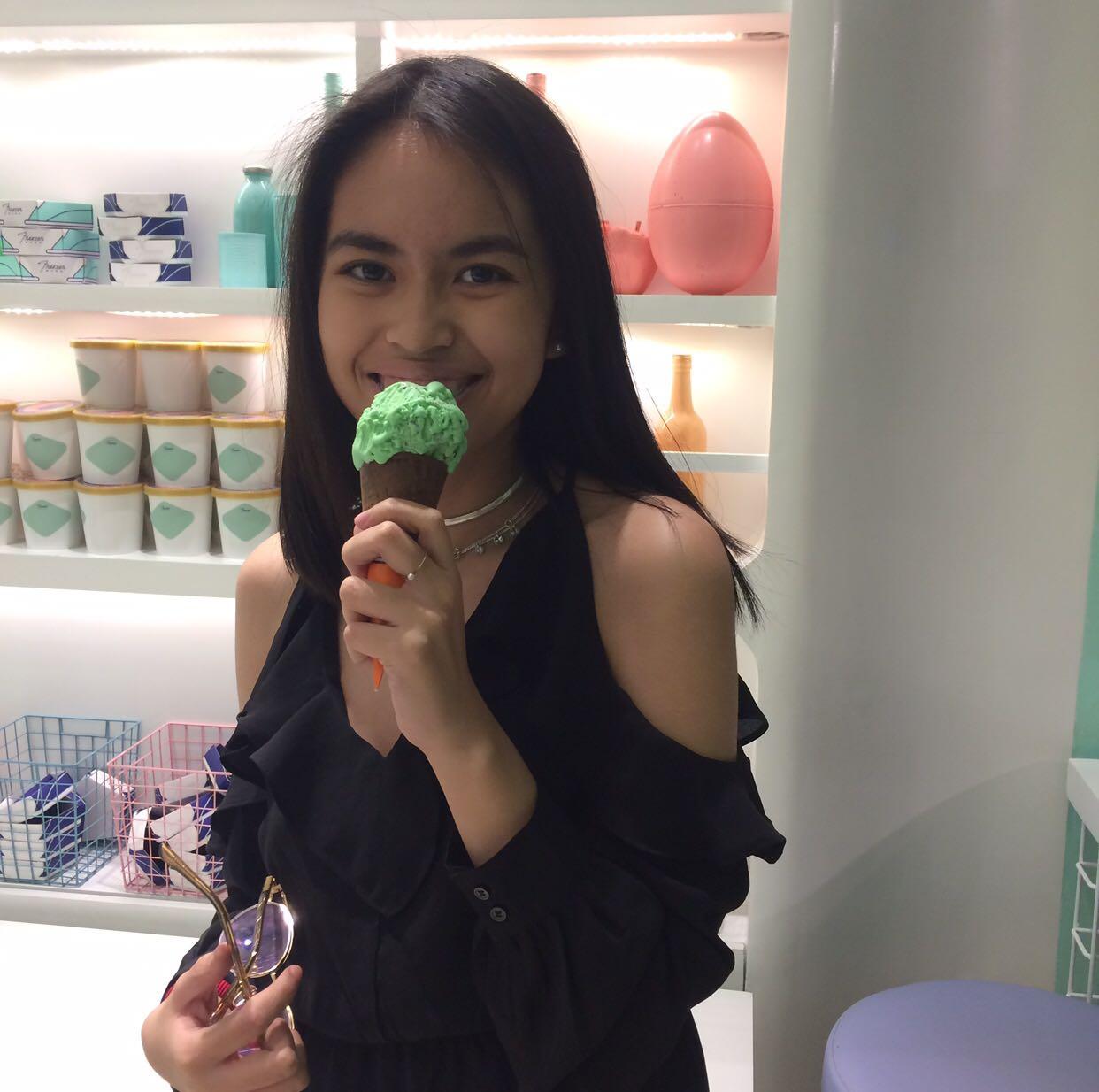 H&M ruffled dress (Category: Dresses) located in Manila. Submitted by hslightsup (Listing ID 261475916, Image 1). Description: Super duper stunning! Comfy and flowy to wear! Needs a new loving owner! 🥰 Price is negotiable! .