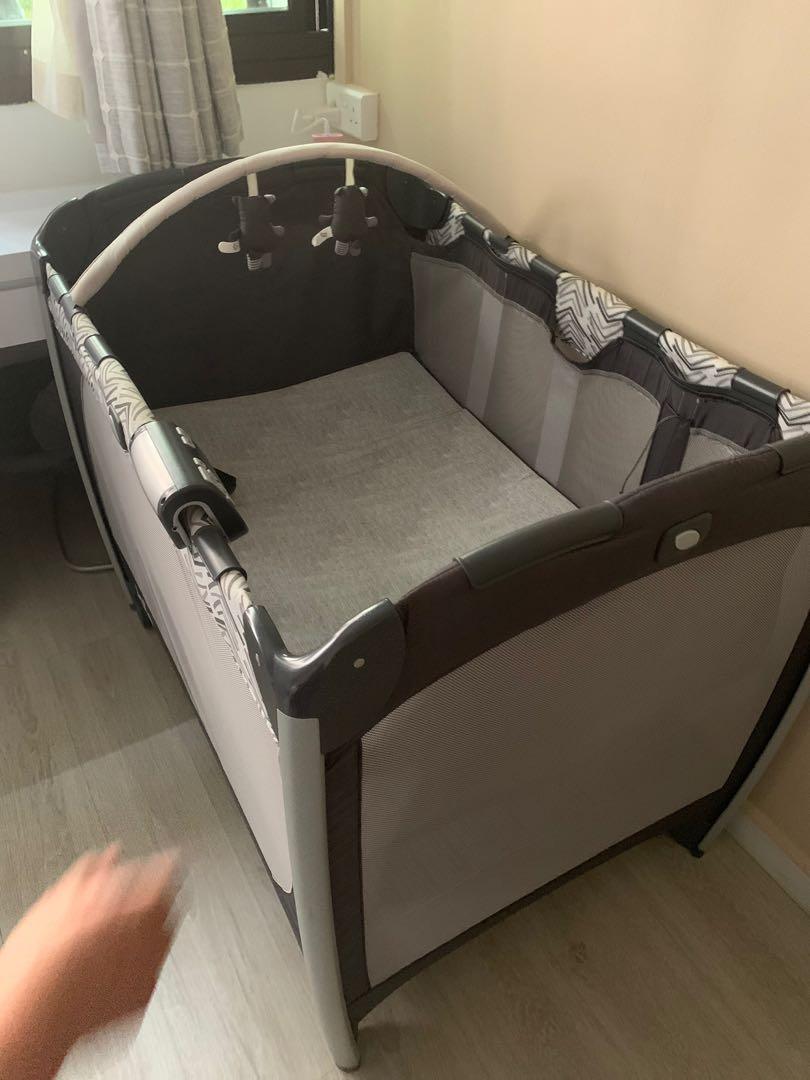 Joie Commuter change& Bounce Travel Cot, Babies & Kids, Baby Nursery