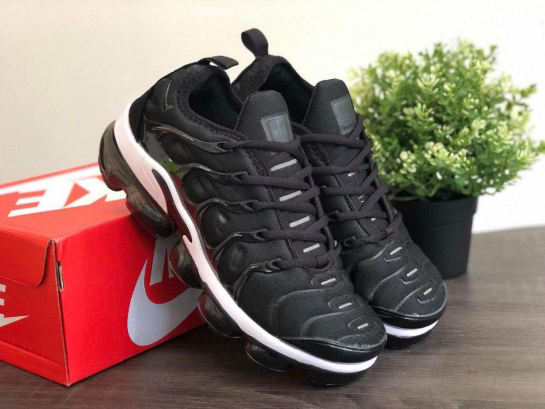 Air vapormax plus overbranding clearance