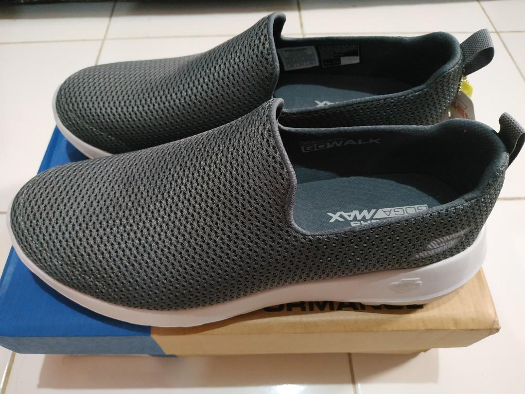Sepatu Pria Skechers Performance Go 