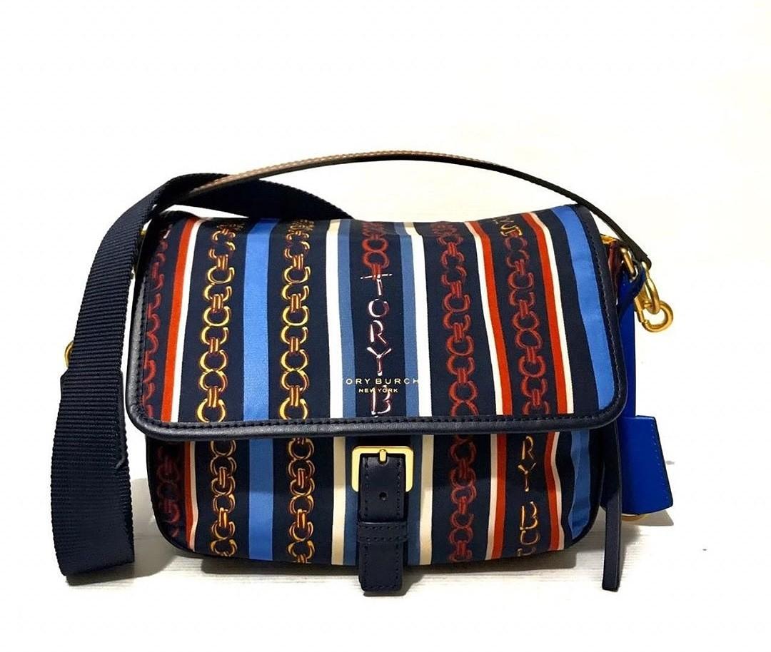 Tory burch perry hot sale nylon printed crossbody