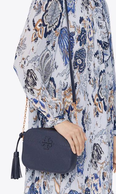 Tory Burch McGraw camera bag in Royal Navy (100% authentic), Women's  Fashion, Bags & Wallets, Cross-body Bags on Carousell