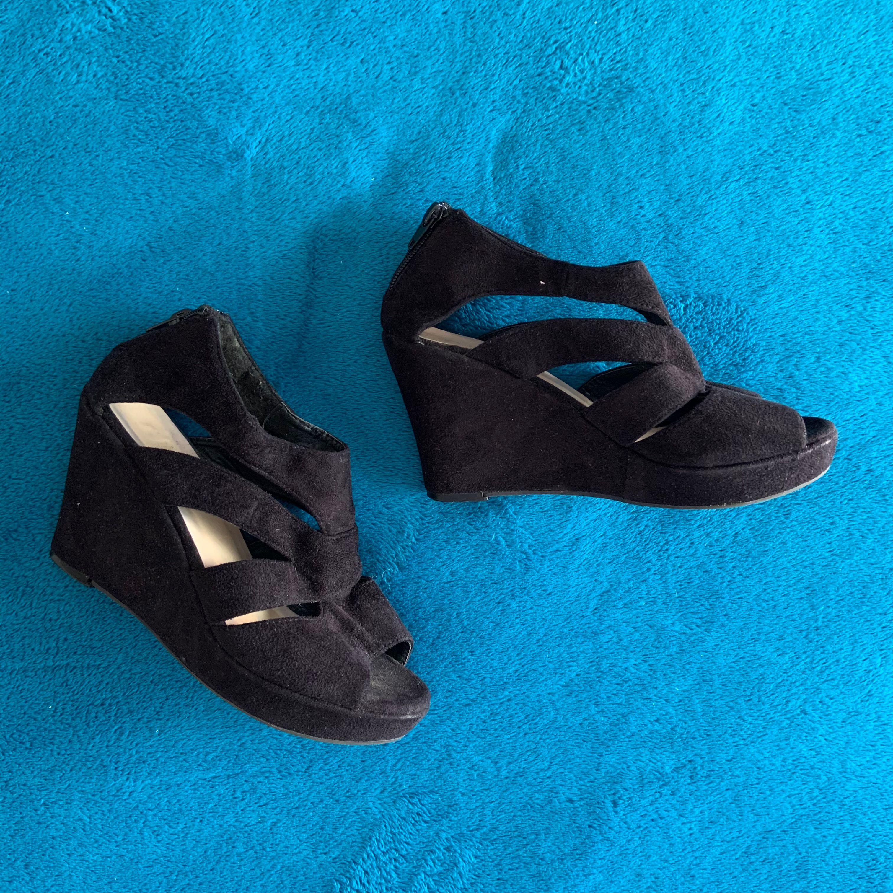 Cute black wedges online