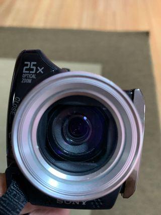 SONY HDR-XR150E video camera with Sony Tripod with controls