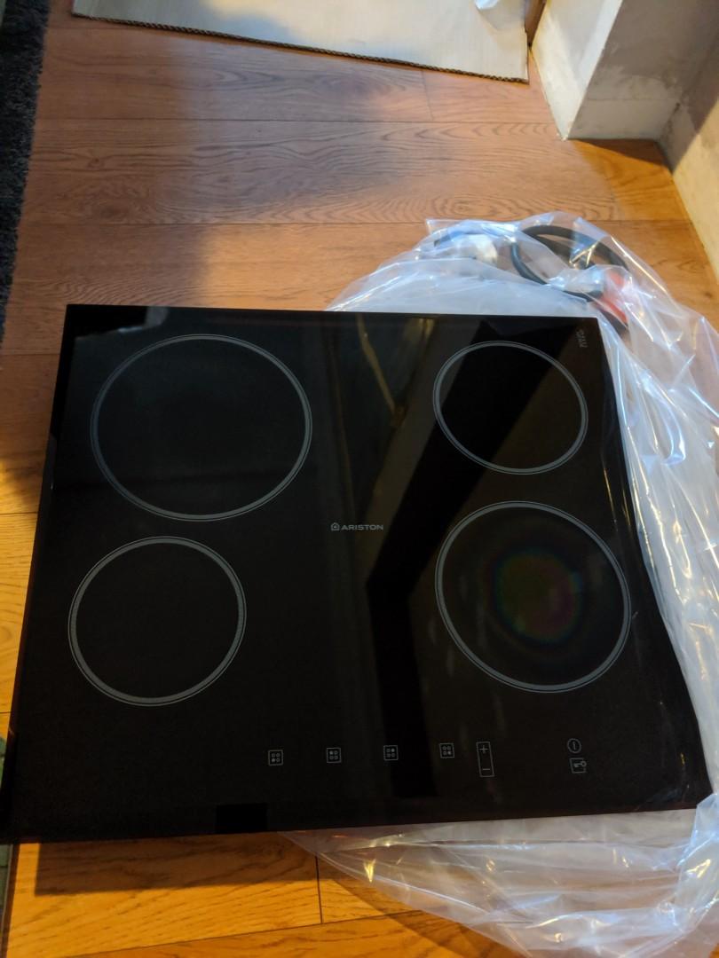 Ariston NRA640X 60cm Vitoceramic Hob, Furniture & Home Living