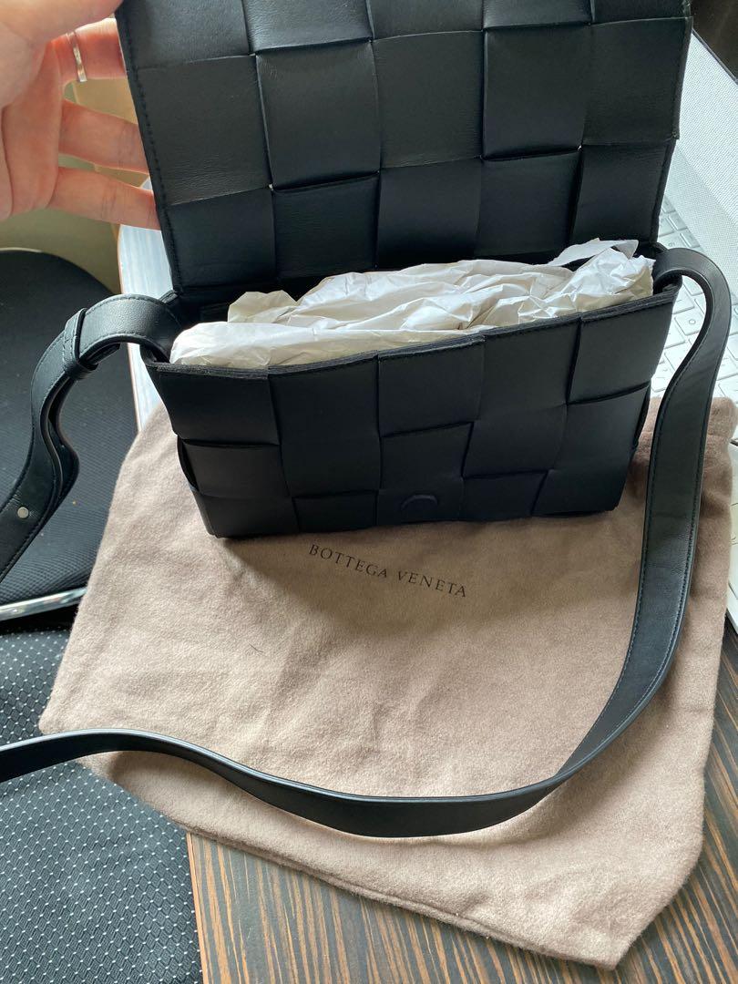 Bottega Veneta Sling Bag Brand New CASSETTE BAG IN MAXI INTRECCIO