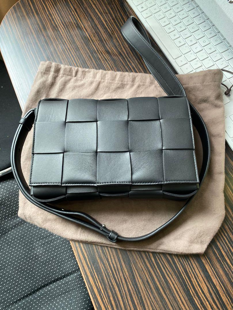 Bottega Veneta Sling Bag Brand New CASSETTE BAG IN MAXI INTRECCIO