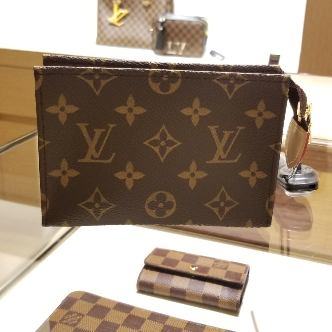 Authentic LOUIS VUITTON Toiletry Pouch 15 Monogram M47546