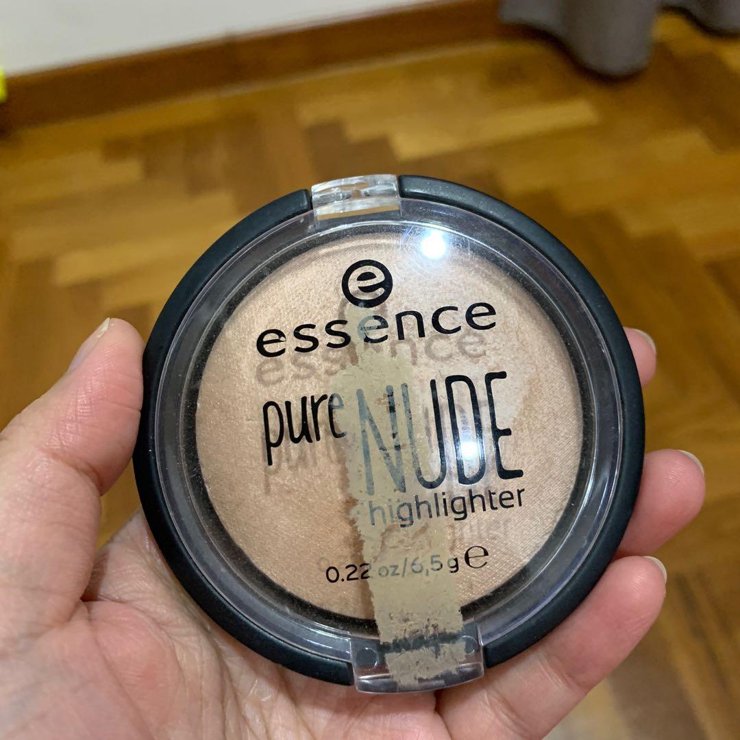 Essence Pure Nude Highlighter Be My Highlight Beauty Personal Care Face Makeup On Carousell