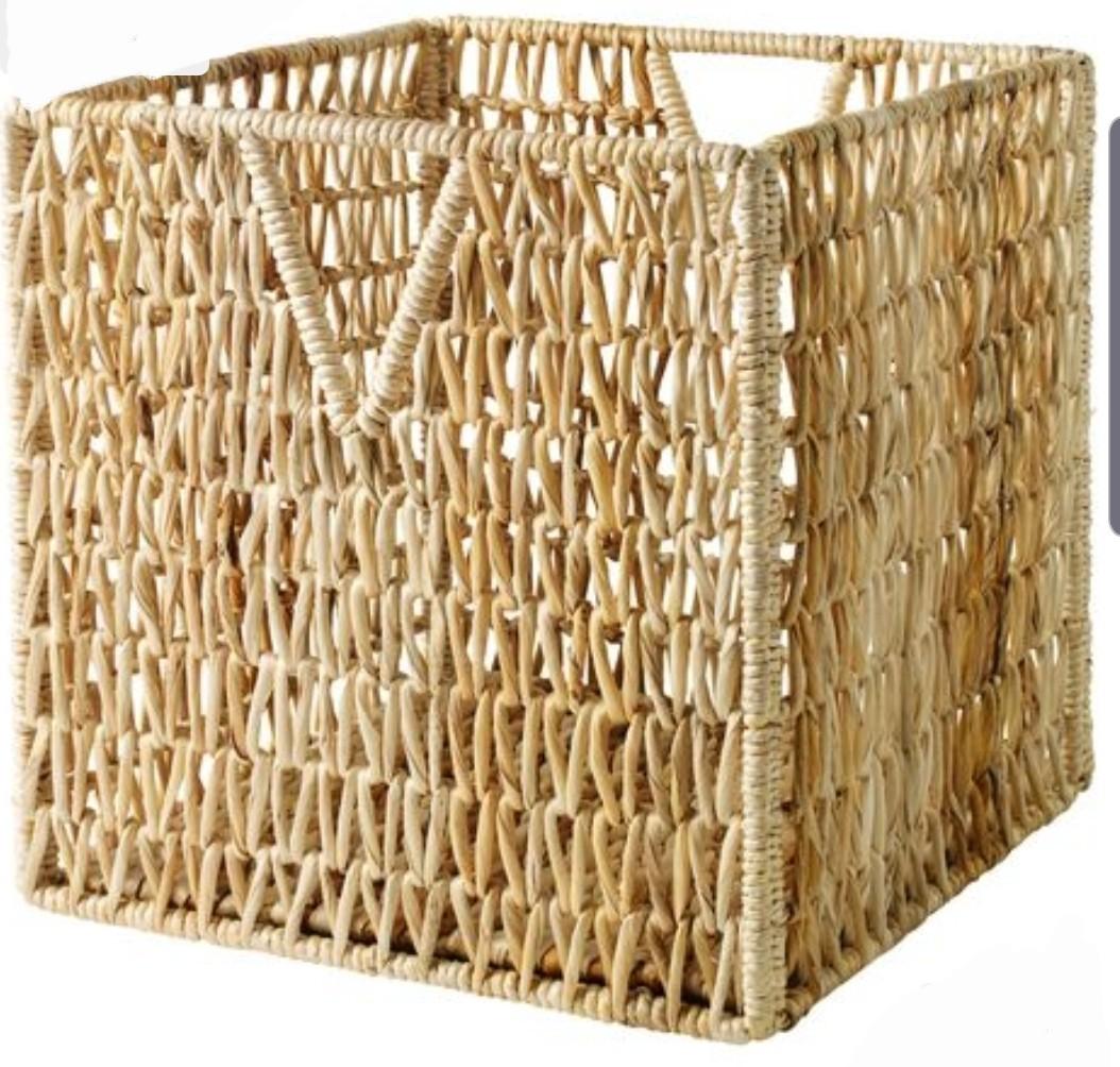 IKEA Expedit 5x1 shelves (Kallax) with 5 IKEA rattan baskets, Furniture