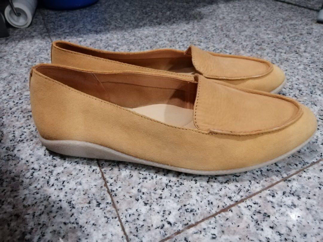 mustard colour flat shoes