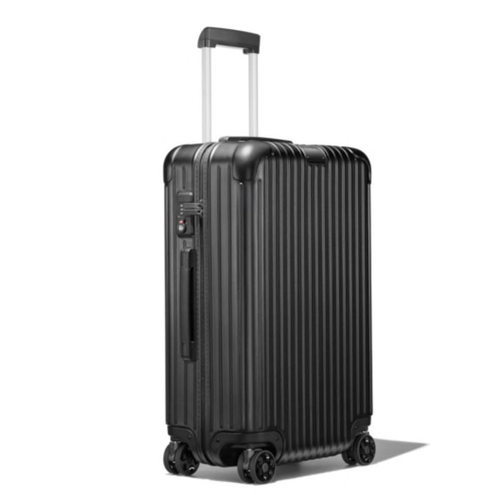 changi airport rimowa