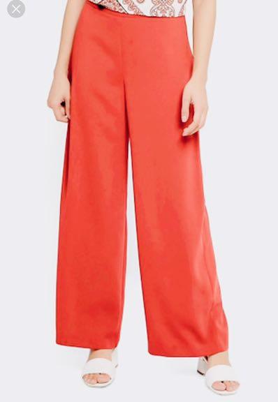 wide leg trousers warehouse