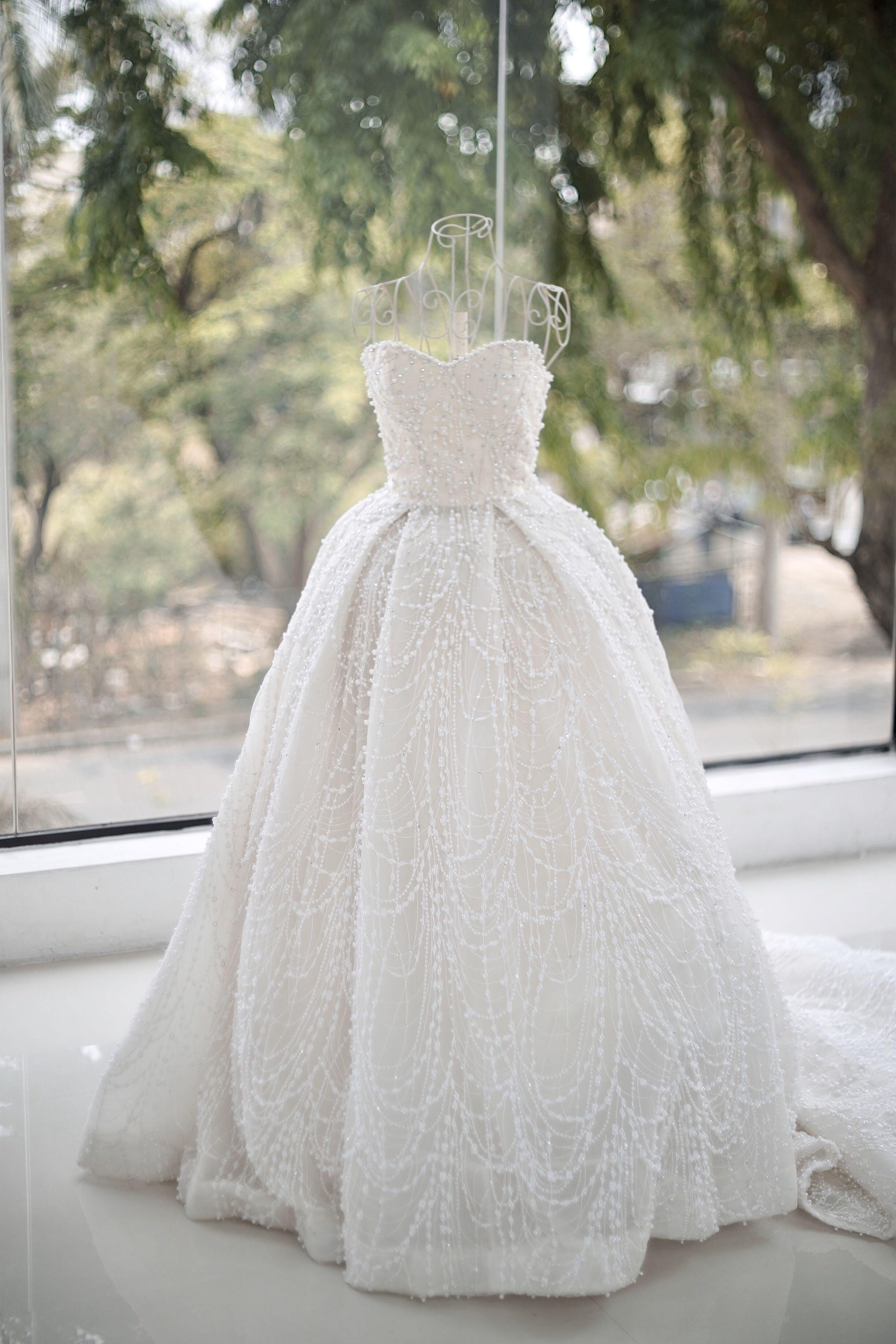 Wedding Gown by Cynthia Tan FULL PEARL Fesyen Wanita Pakaian Wanita Lainnya di Carousell