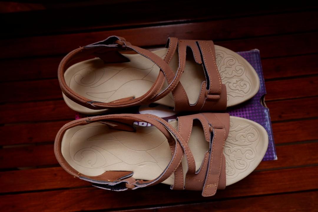 world balance sandals for ladies