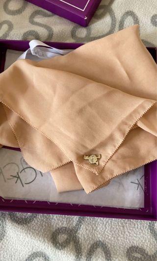 (INCL POS) Duckscarves Meringue Square in Almond