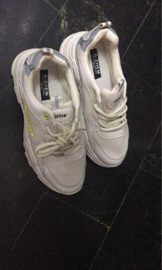 Fashion shoes