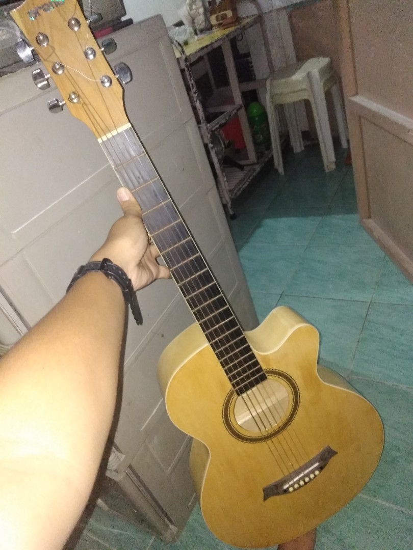 Arena acoustic store guitar price