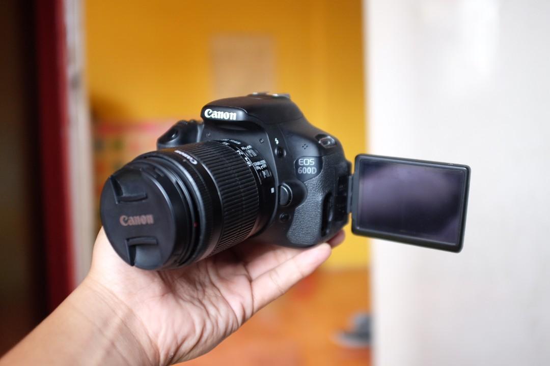 canon dslr camera with flip screen