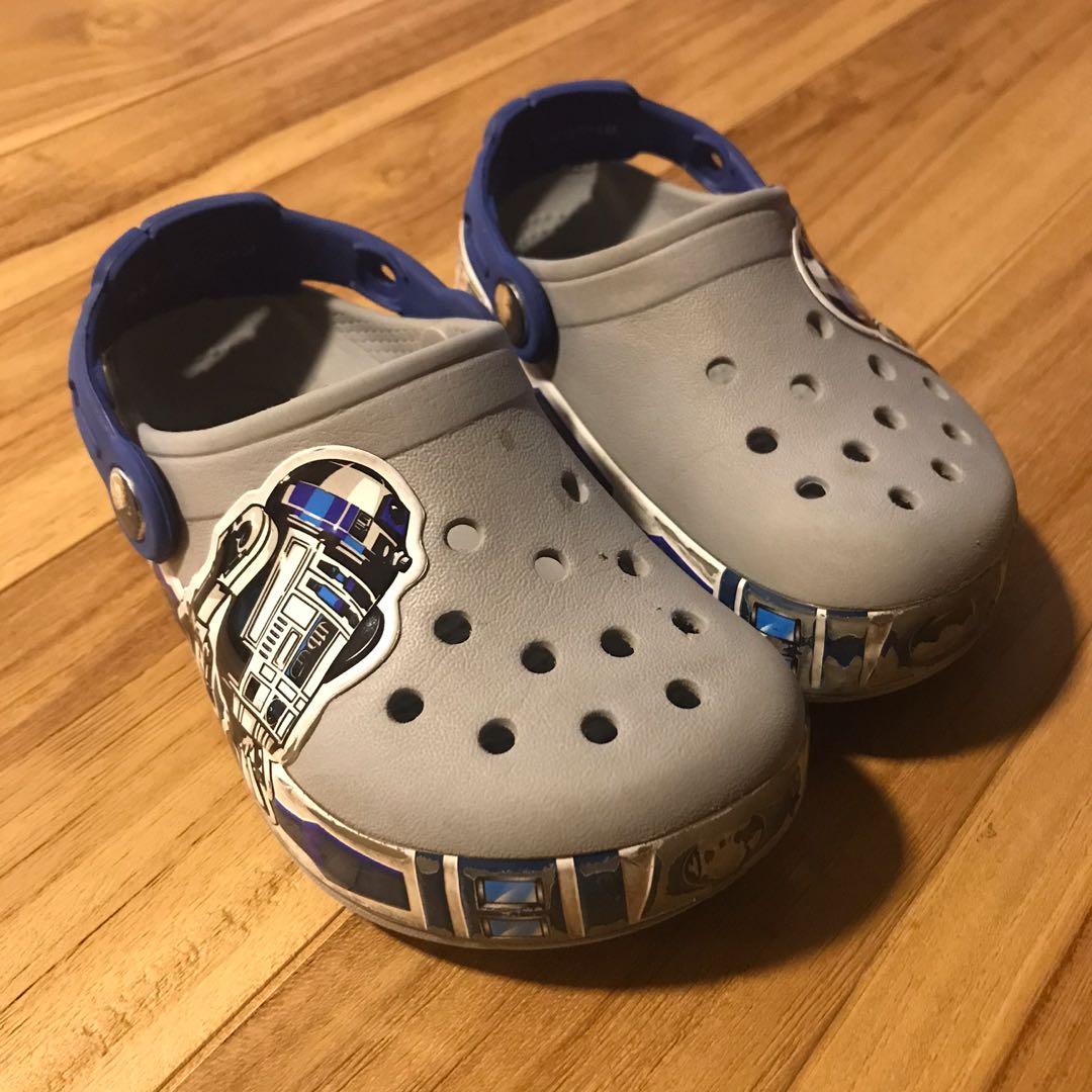 R2d2 crocs deals