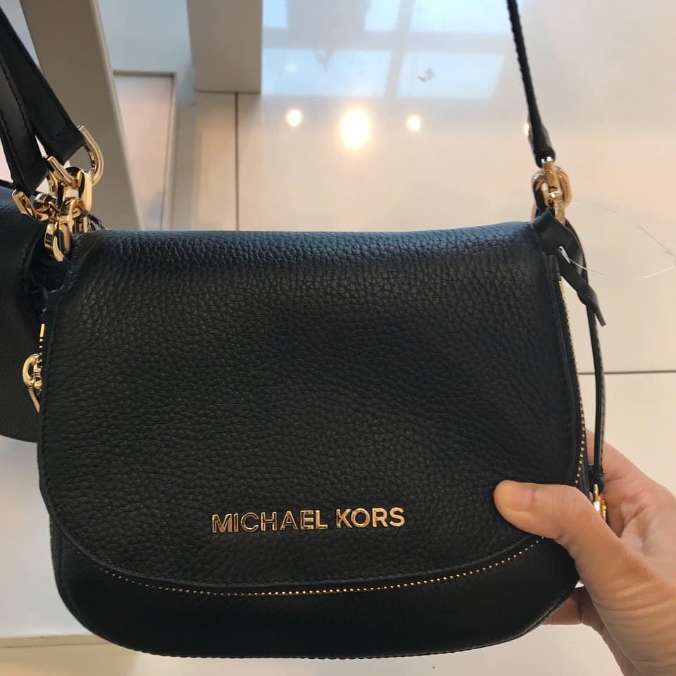 MICHAEL KORS BEDFORD SMALL FLAP CROSSBODY, Luxury, Bags & Wallets on  Carousell
