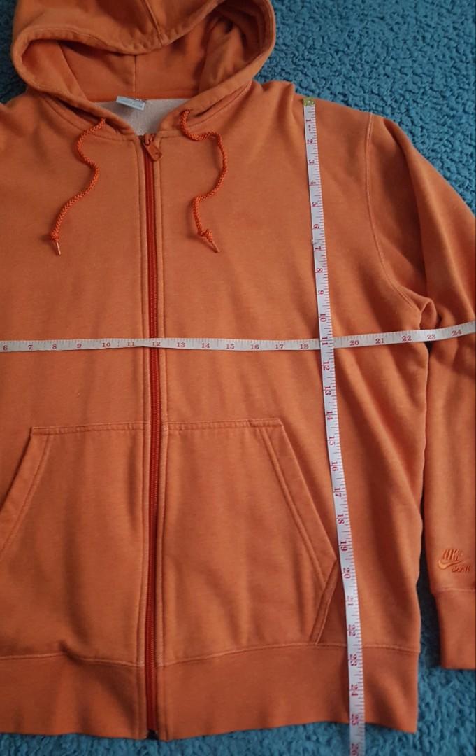 Nike SB hoodie (Category: Coats, Jackets and Outerwear) located in Paranaque City. Submitted by 05.11minimalist (Listing ID 261729920, Image 2). Description: Nike SB hoodie. Full zip. Size XL on tag. No damage. Complete brand and wash care tags. Please manage your expectations. Some items are brand new. Most items for sale are used but not abused, pre owned, pre loved. Expect fluffings, storage odor, thread runs, slight color fading (dull shade),