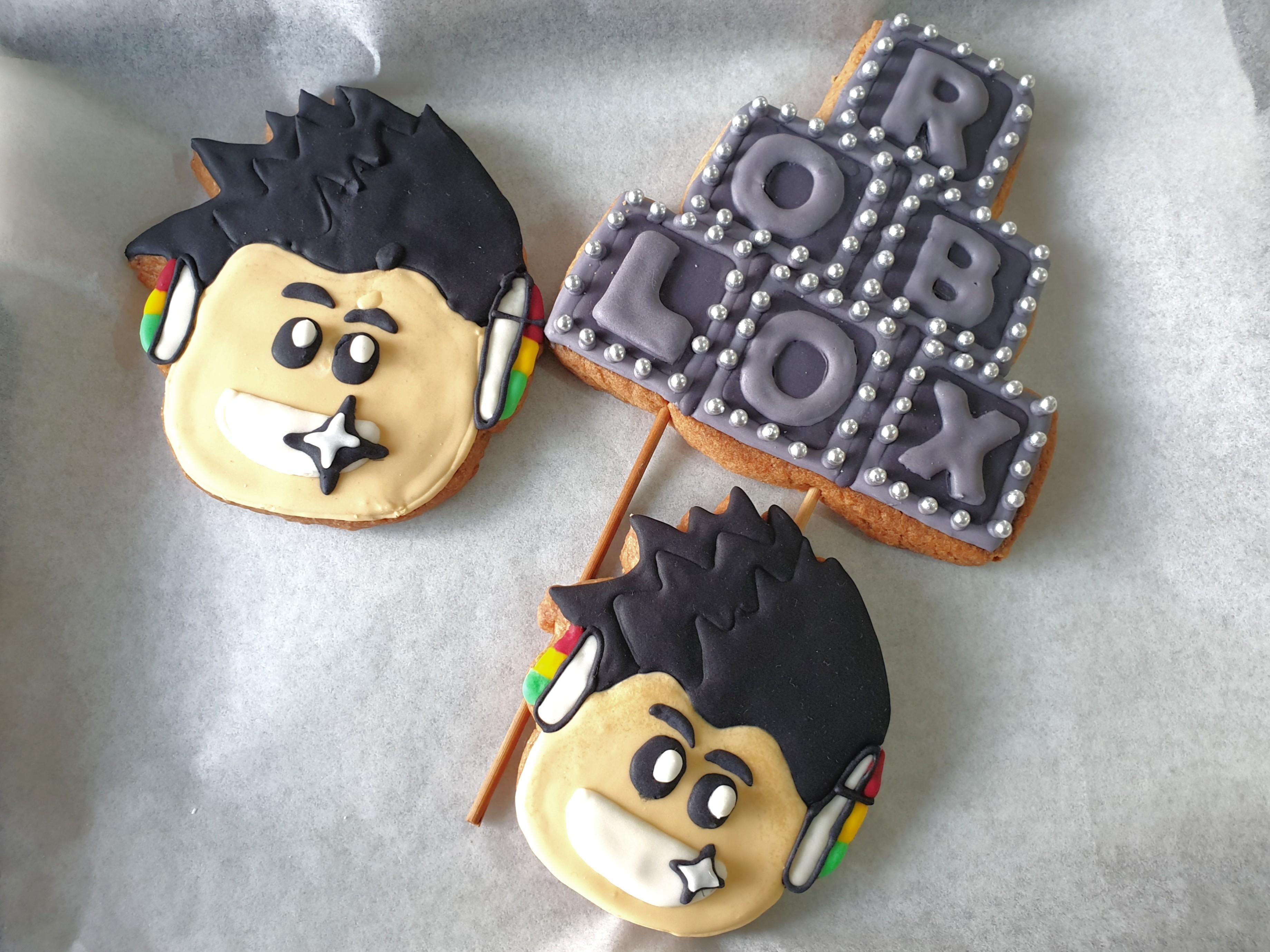 Roblox Cake Topper Food Drinks Baked Goods On Carousell - fancy cupcakes roblox