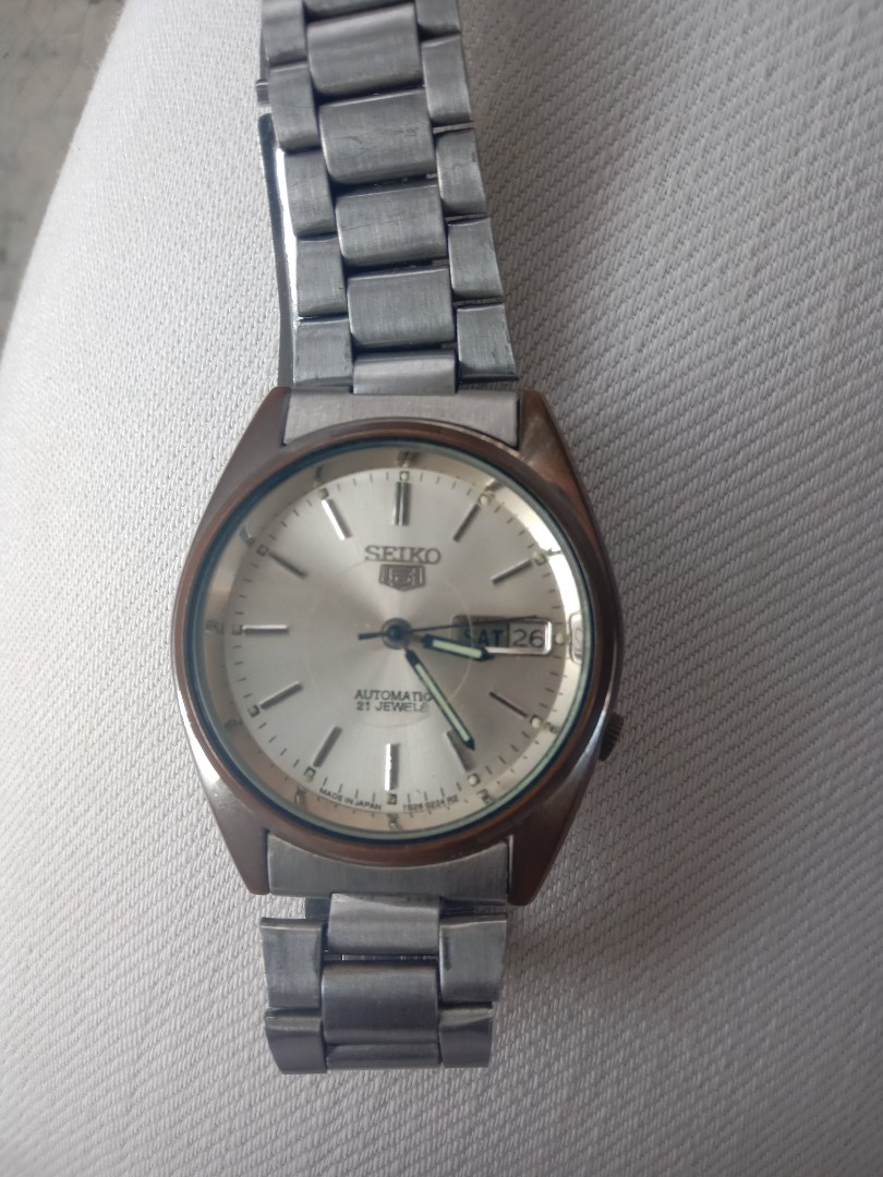 Seiko 5 vintage (Arabic Date) automatic 21 Jewellery, Men's Fashion,  Watches & Accessories, Watches on Carousell