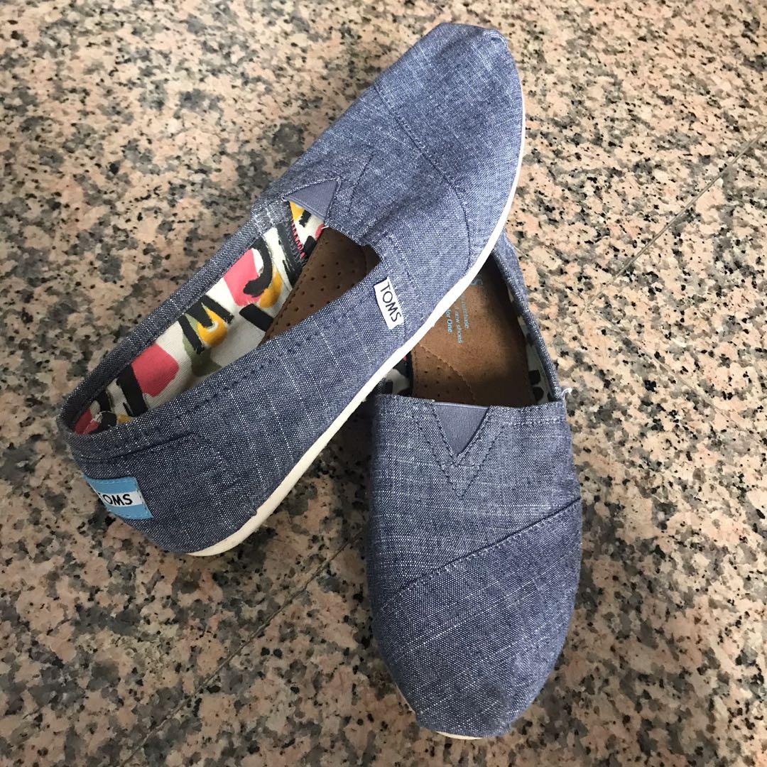 toms canvas flats