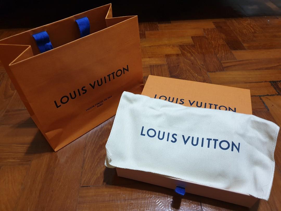 Louis Vuitton LV Mini Pochette Christmas 2019 Paris, Luxury, Bags