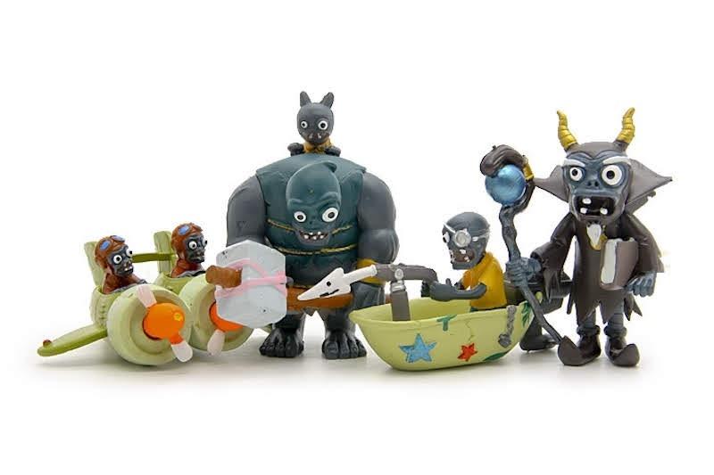 Plants vs Zombies Giant Zombie banana plane water lotus Figure Toy ...