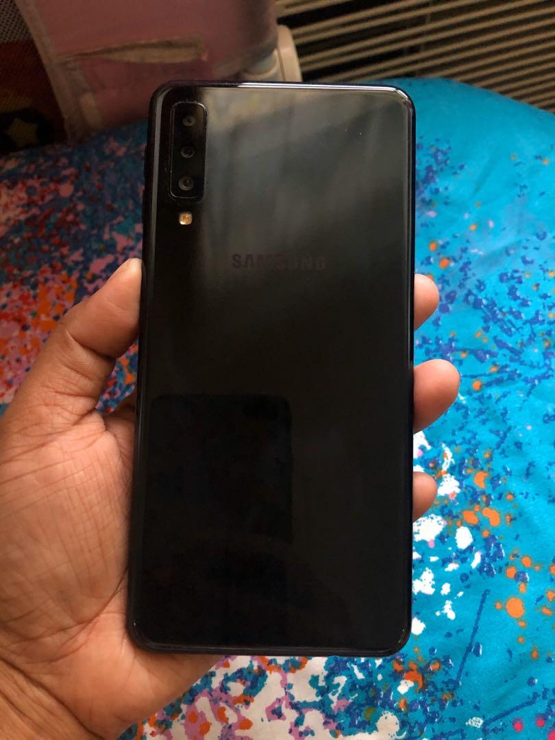 Samsung A7 12k only (Category: Samsung) located in Quezon City. Submitted by ayielovesz (Listing ID 261902643, Image 3). Description: Preloved but in EXCELLENT condition. Still under warranty. Complete with box and receipt..