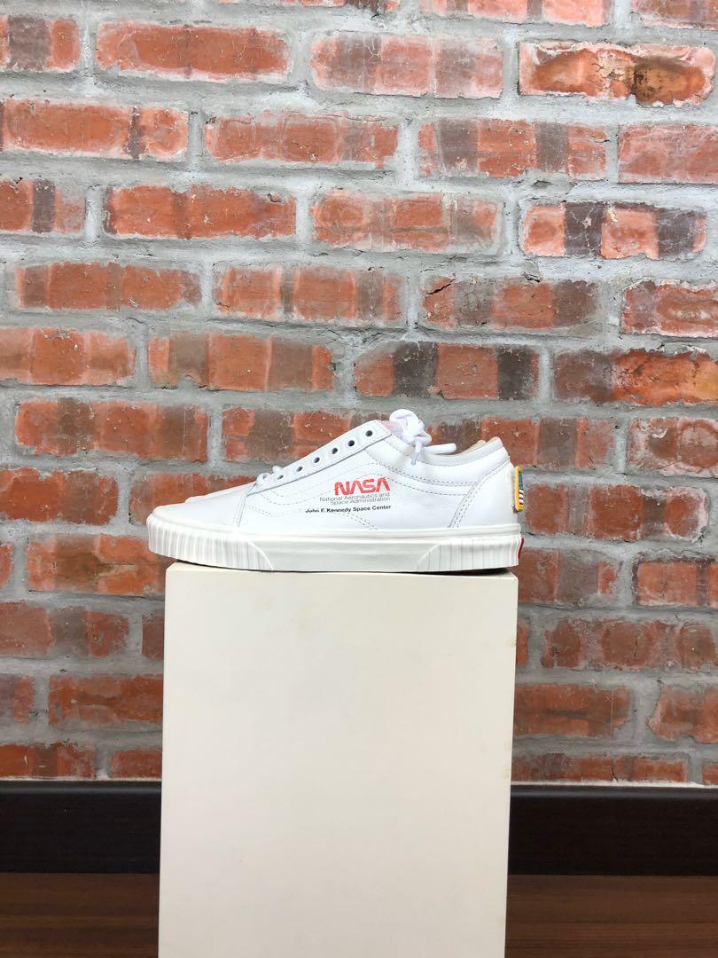 Vans nasa low sales