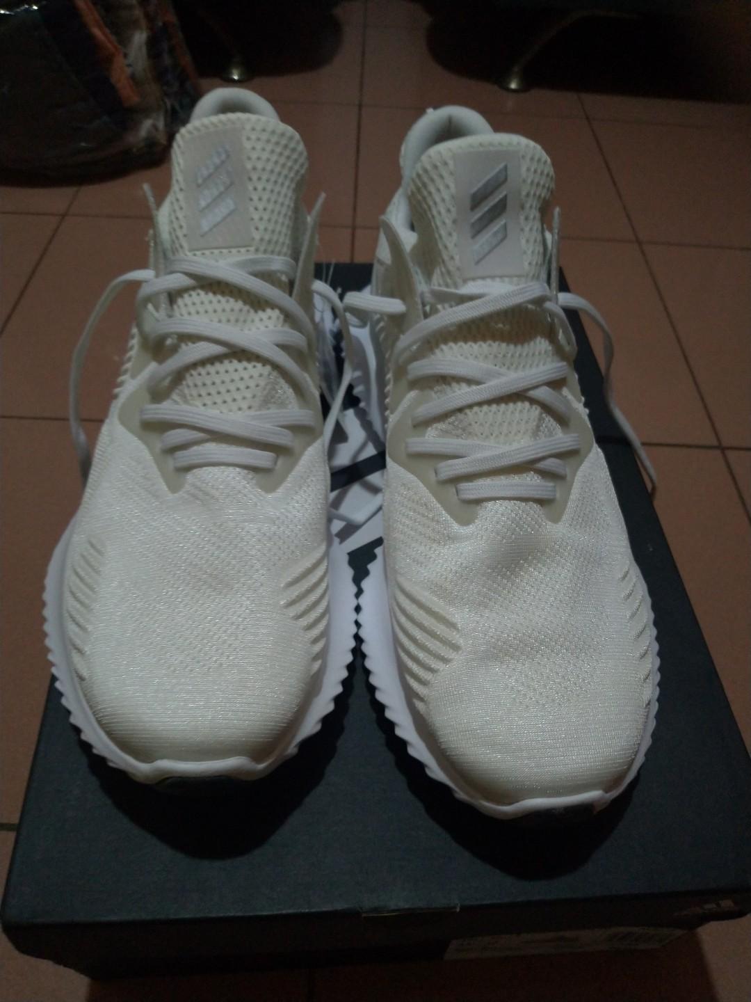 Adidas Alphabounce Beyond triple white