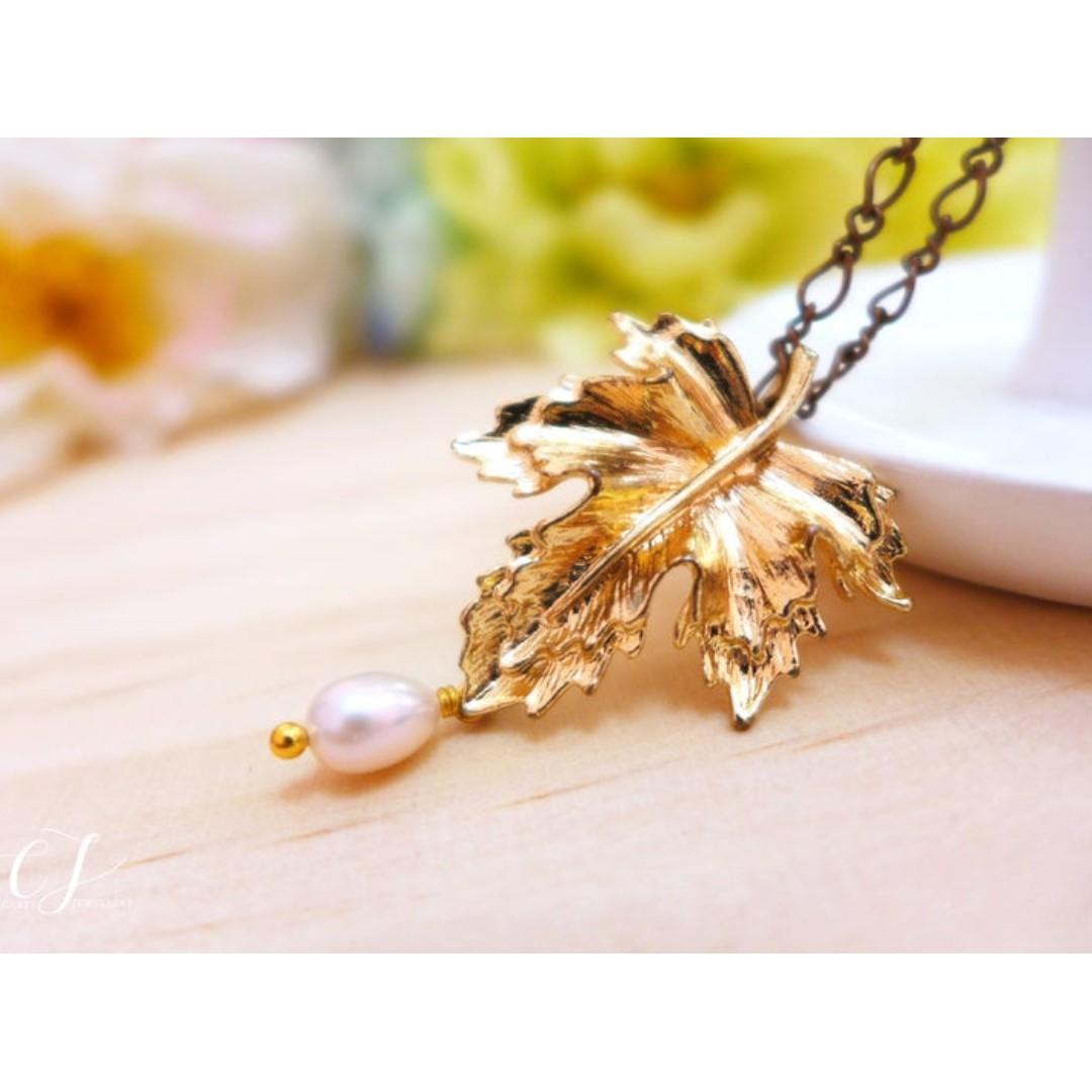 Gold maple on sale leaf necklace