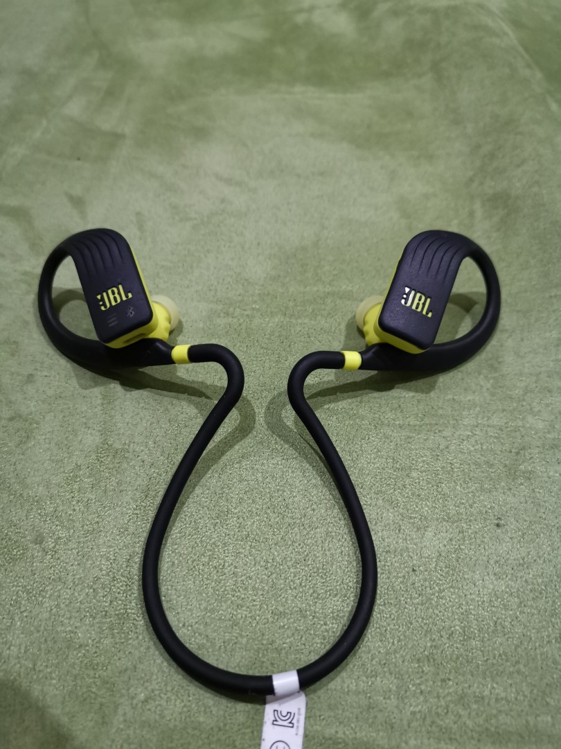 Jbl endurance dive, Audio, Earphones on Carousell