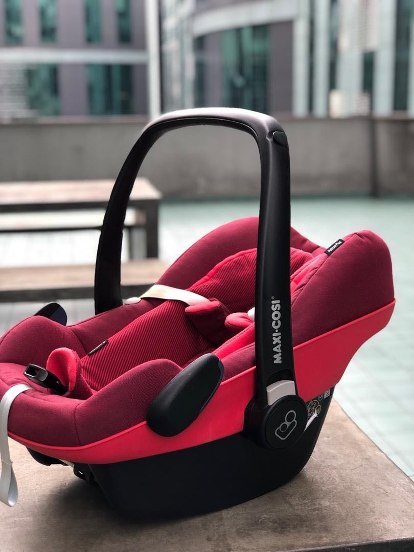 maxi cosi pebble plus robin red