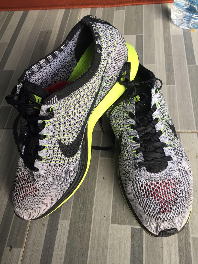 Nike Flyknit Racer oreo volt Original Fesyen Pria Sepatu Sneakers di Carousell