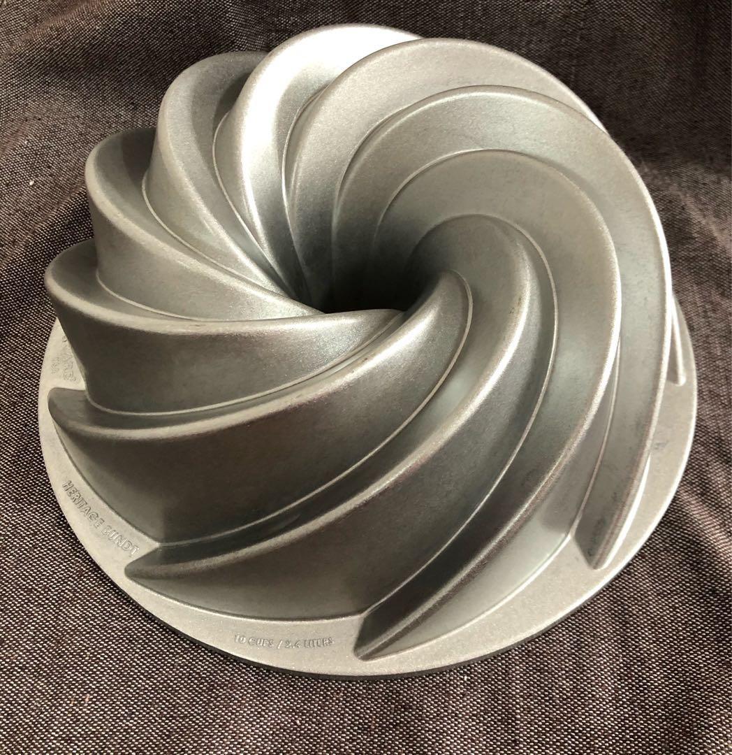 Nordic Ware Platinum Collection Heritage Bundt Pan Baking Pan